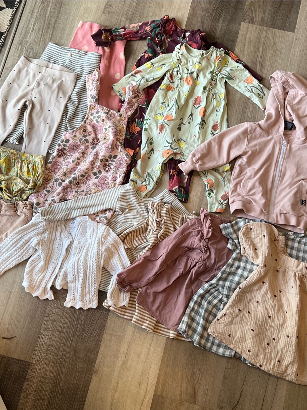 Zara, H&M, Quincy Mae, Rylee and Cru, Tea, etc Girl Bundle size 12-18M 15 pieces